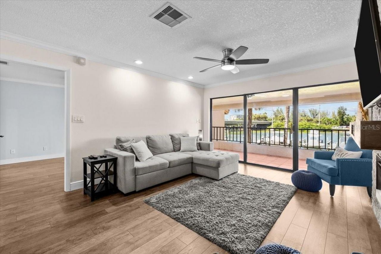 4780 Brittany Drive S, Unit 111, Saint Petersburg, FL 33715 Photo