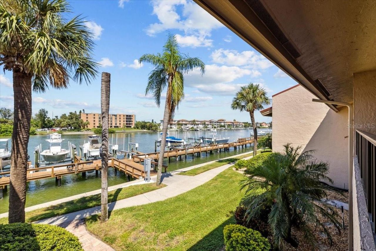 4780 Brittany Drive S, Unit 111, Saint Petersburg, FL 33715 Photo