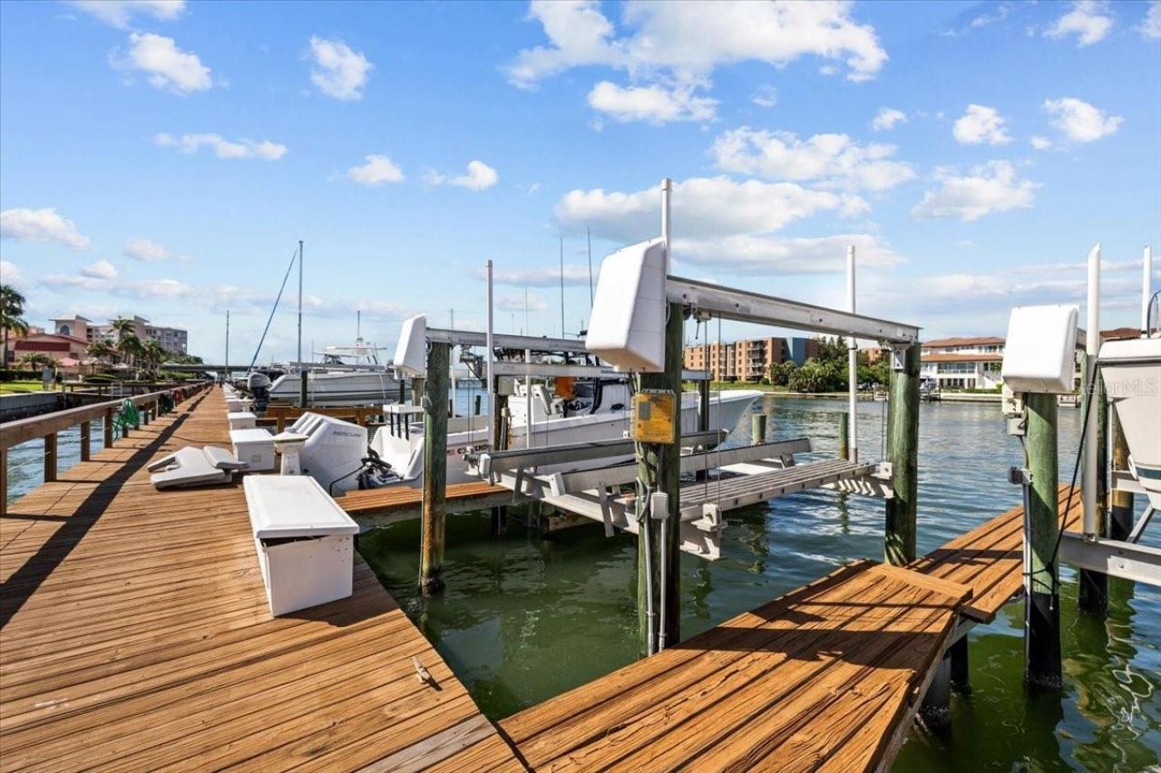 4780 Brittany Drive S, Unit 111, Saint Petersburg, FL 33715 Photo