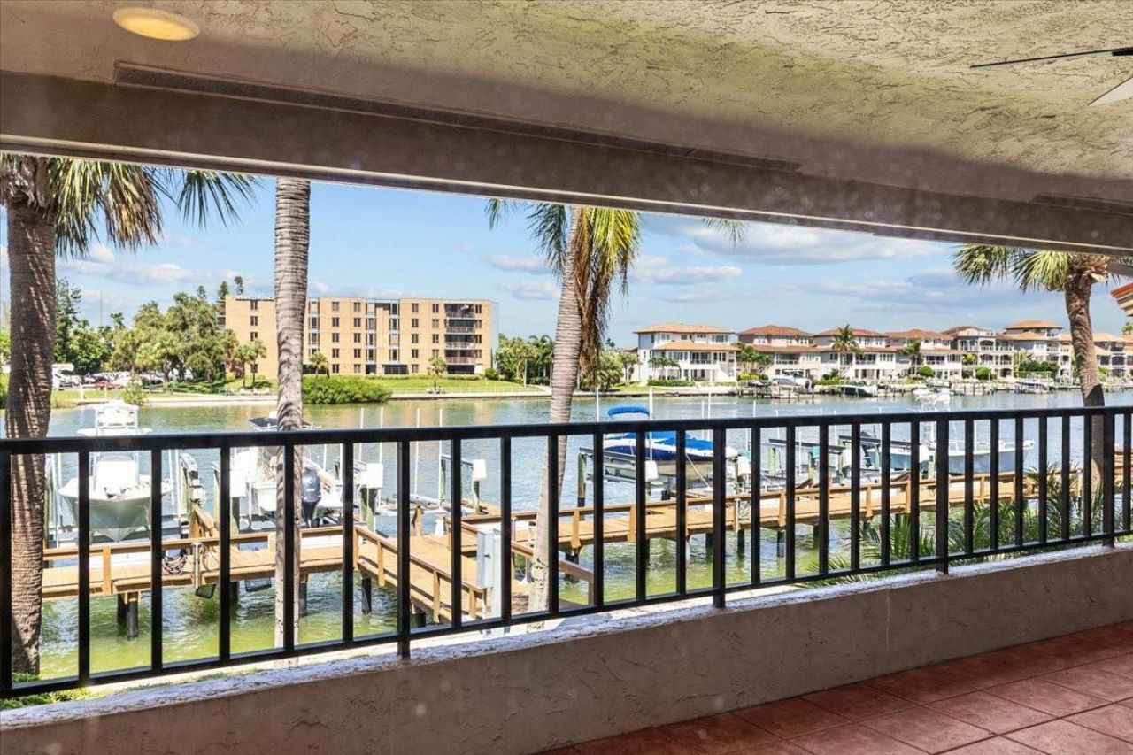 4780 Brittany Drive S, Unit 111, Saint Petersburg, FL 33715 Photo