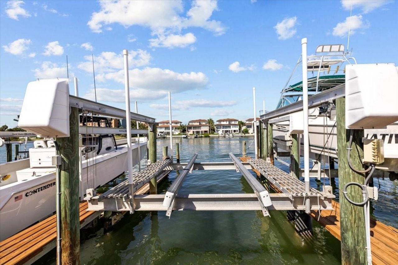 4780 Brittany Drive S, Unit 111, Saint Petersburg, FL 33715 Photo