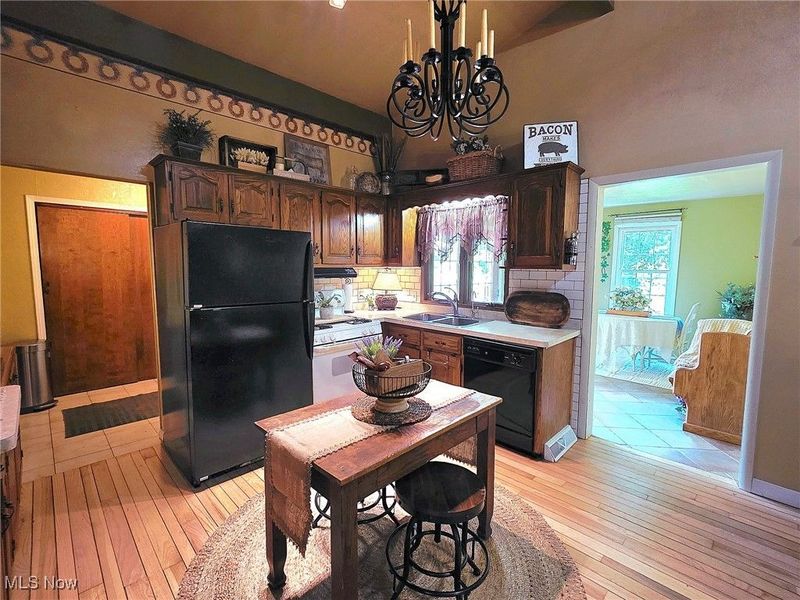 4810 Hickory Road, West Farmington, OH 44491 Photo 3