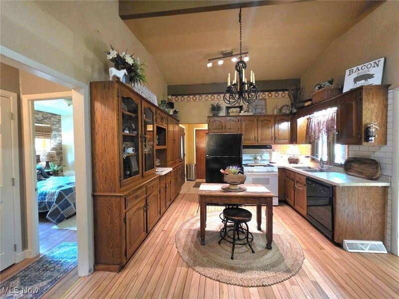 4810 Hickory Road, West Farmington, OH 44491 Photo 5