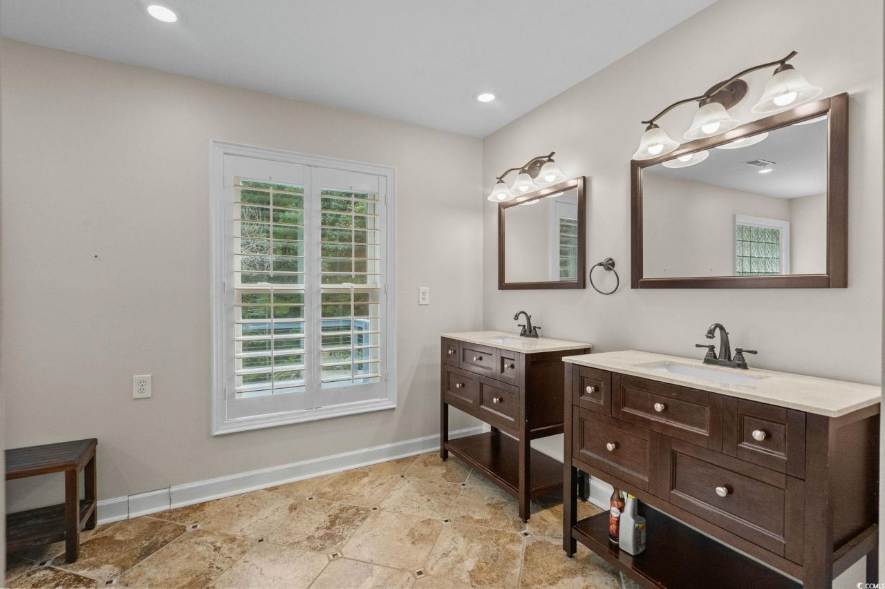 1300 Howard Ln. Photo 35