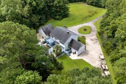 1300 Howard Ln. photo 4