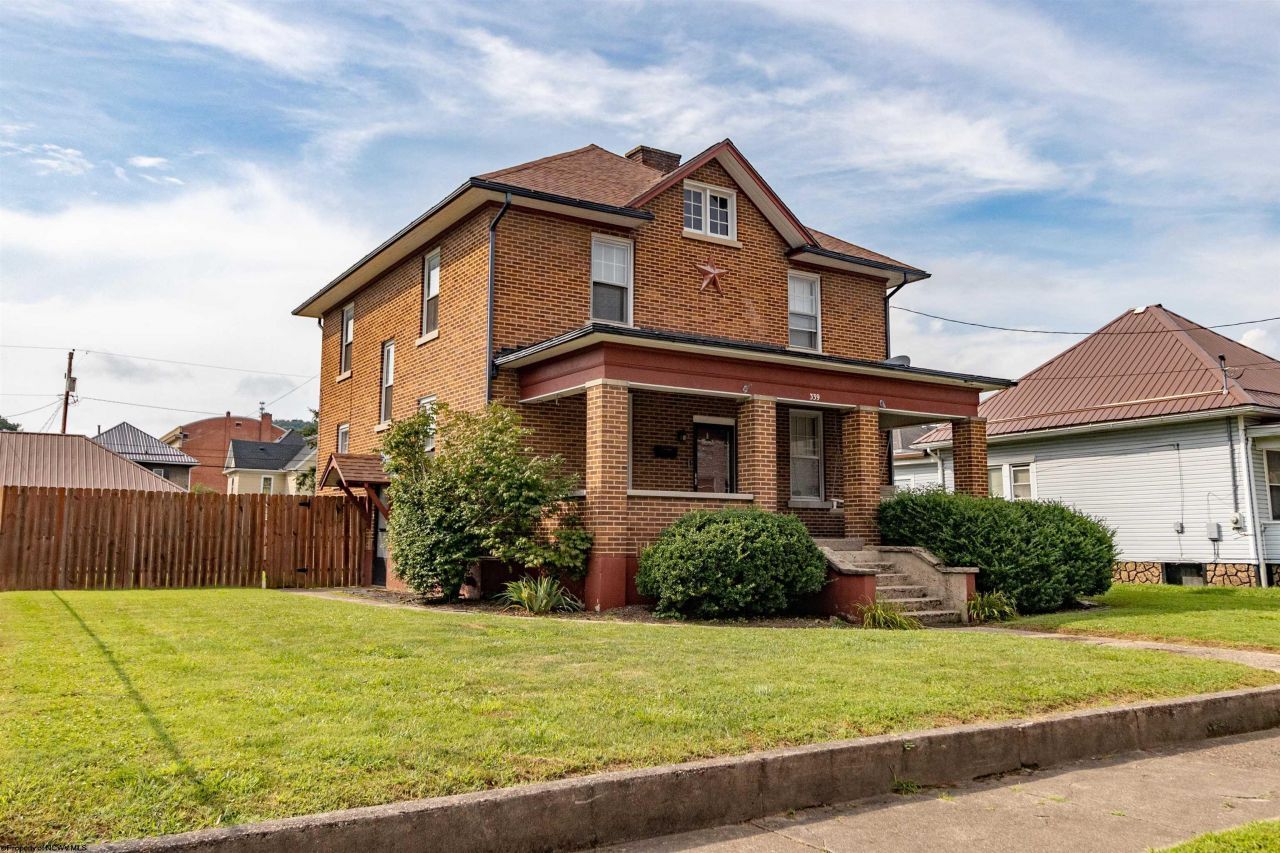 339 Court Avenue, Weston, WV 26452 Main Photo