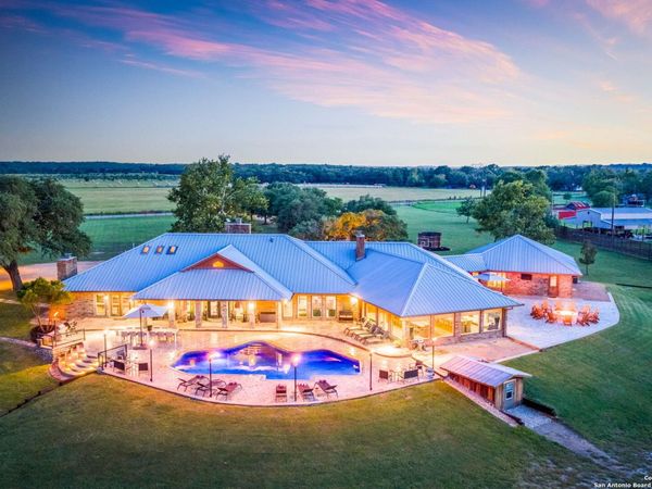 871 Chimney Valley Rd, Blanco, TX 78606