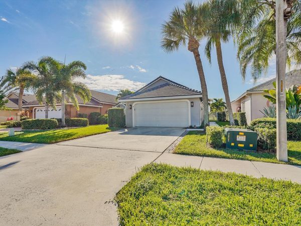 2622 Country Golf Drive, Wellington, FL 33414
