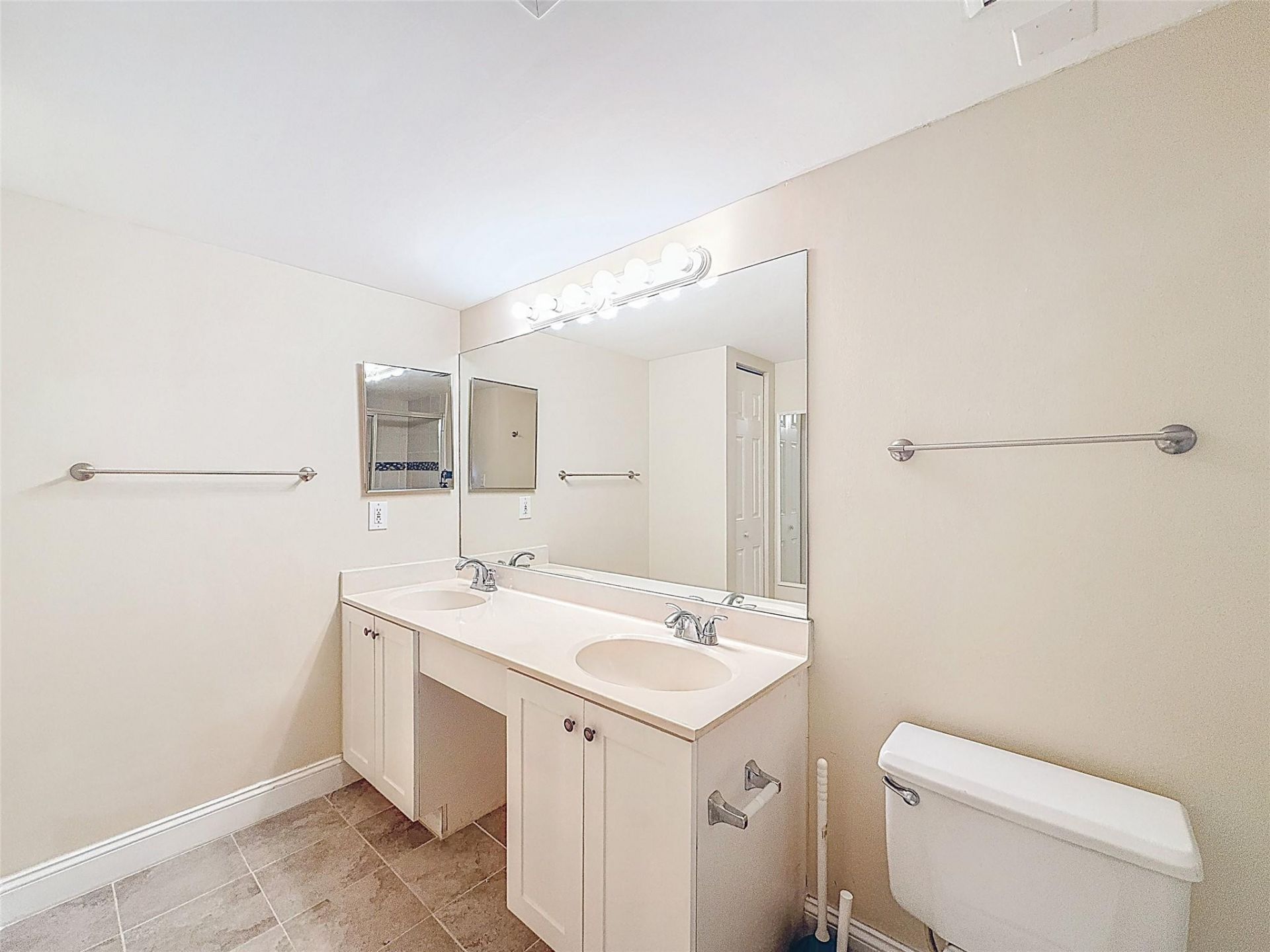 3300 NE 192nd Street, Unit 1216, Miami, FL 33180 Photo