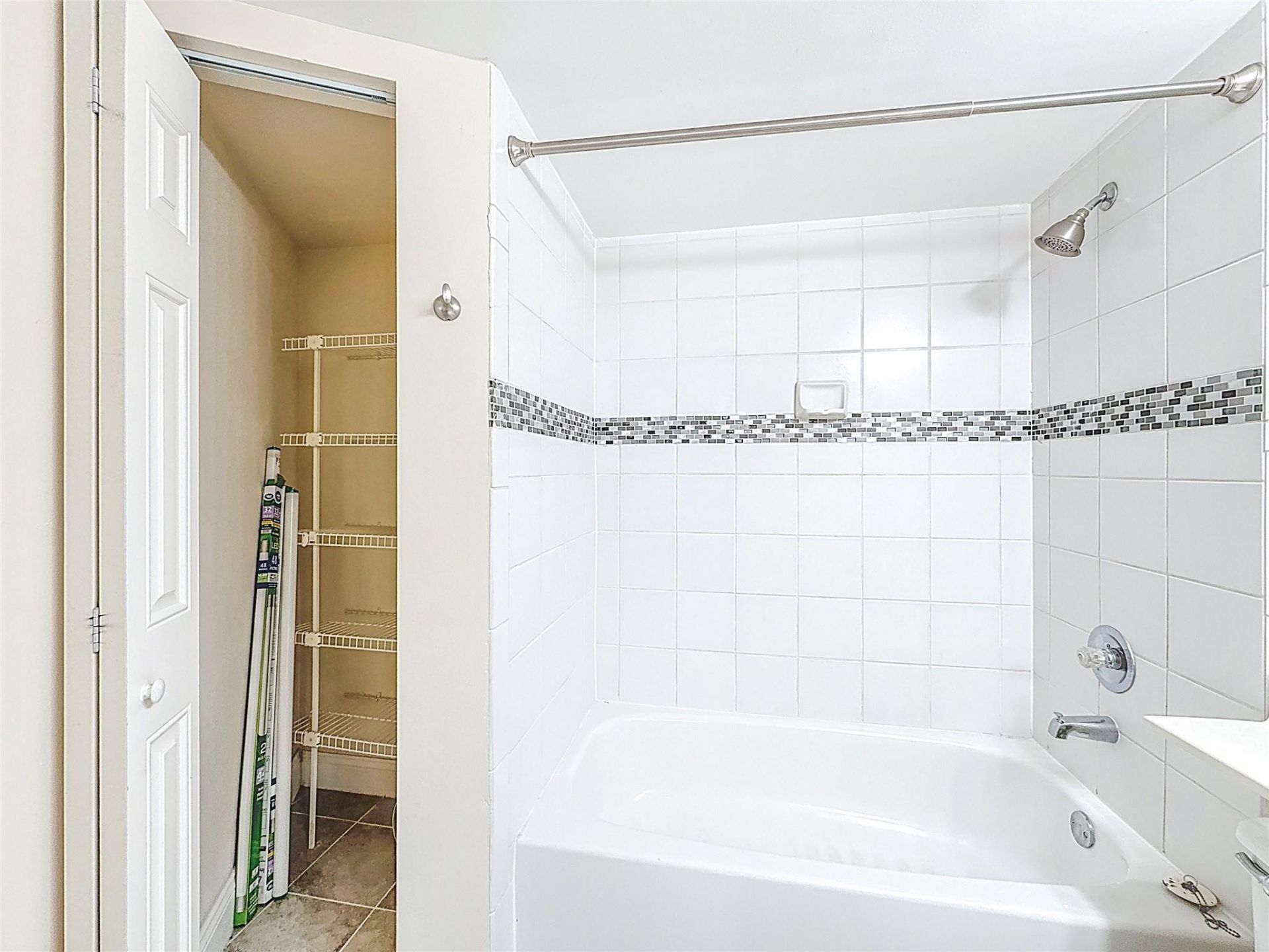 3300 NE 192nd Street, Unit 1216, Miami, FL 33180 Photo