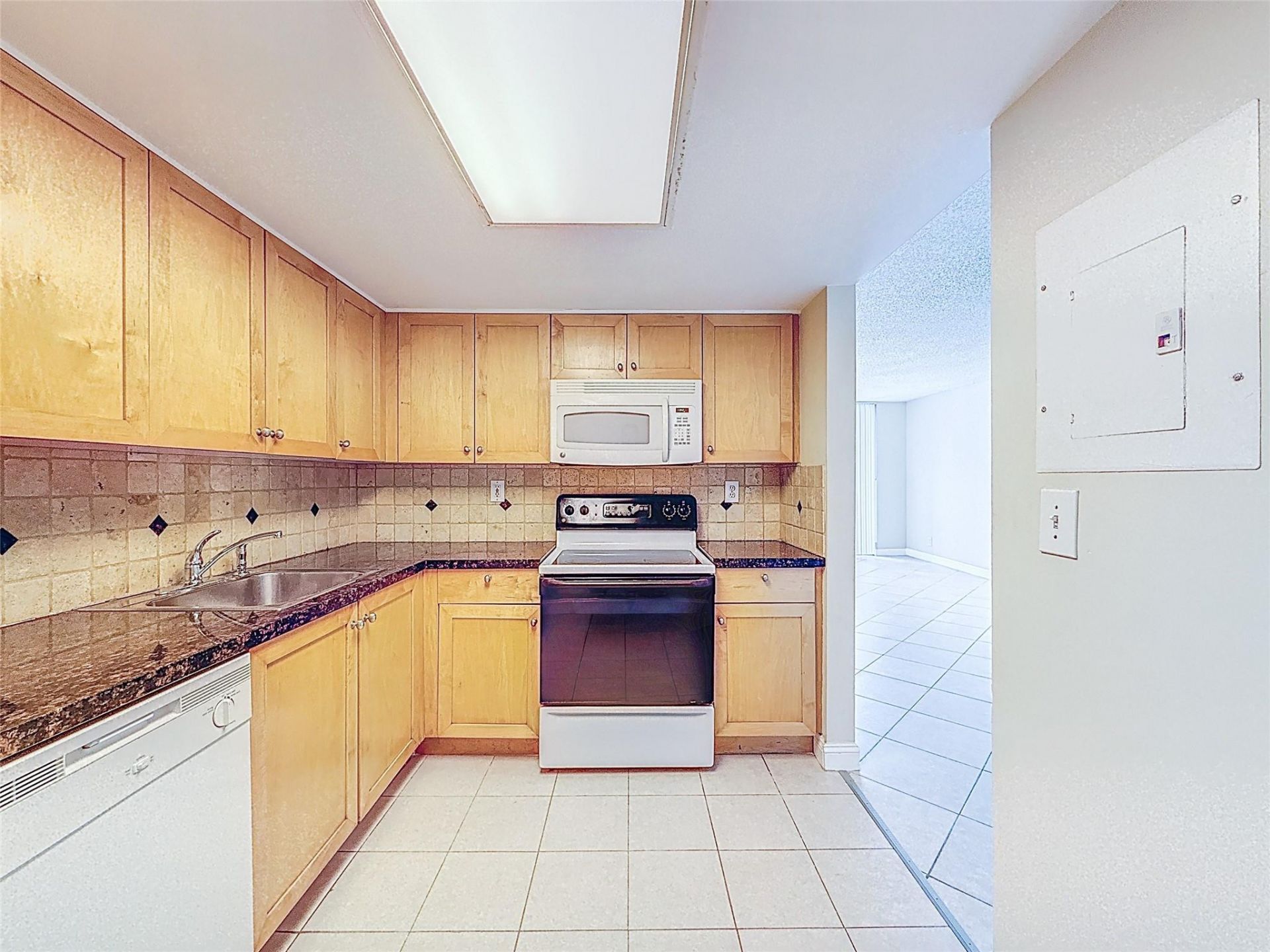 3300 NE 192nd Street, Unit 1216, Miami, FL 33180 Photo