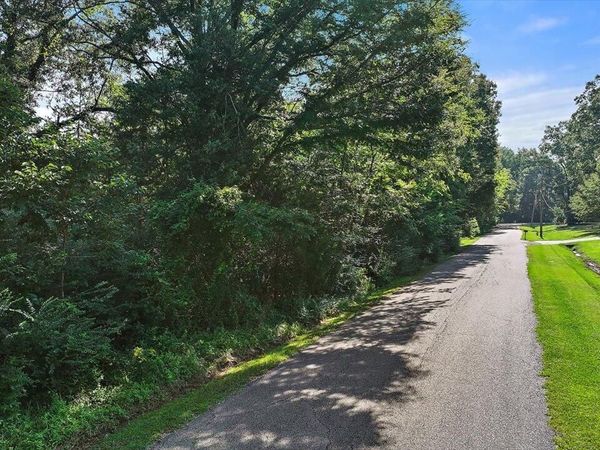 Castlewood Drive, Clinton, MS 39056