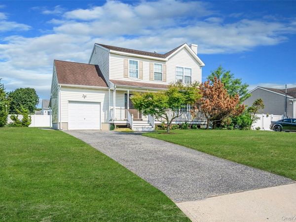 905 Doane Avenue, Bellport, NY 11713