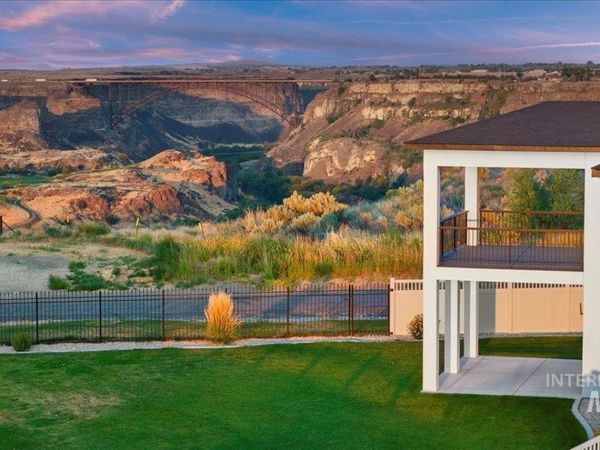2230 Stricker Pl, Twin Falls, ID 83301