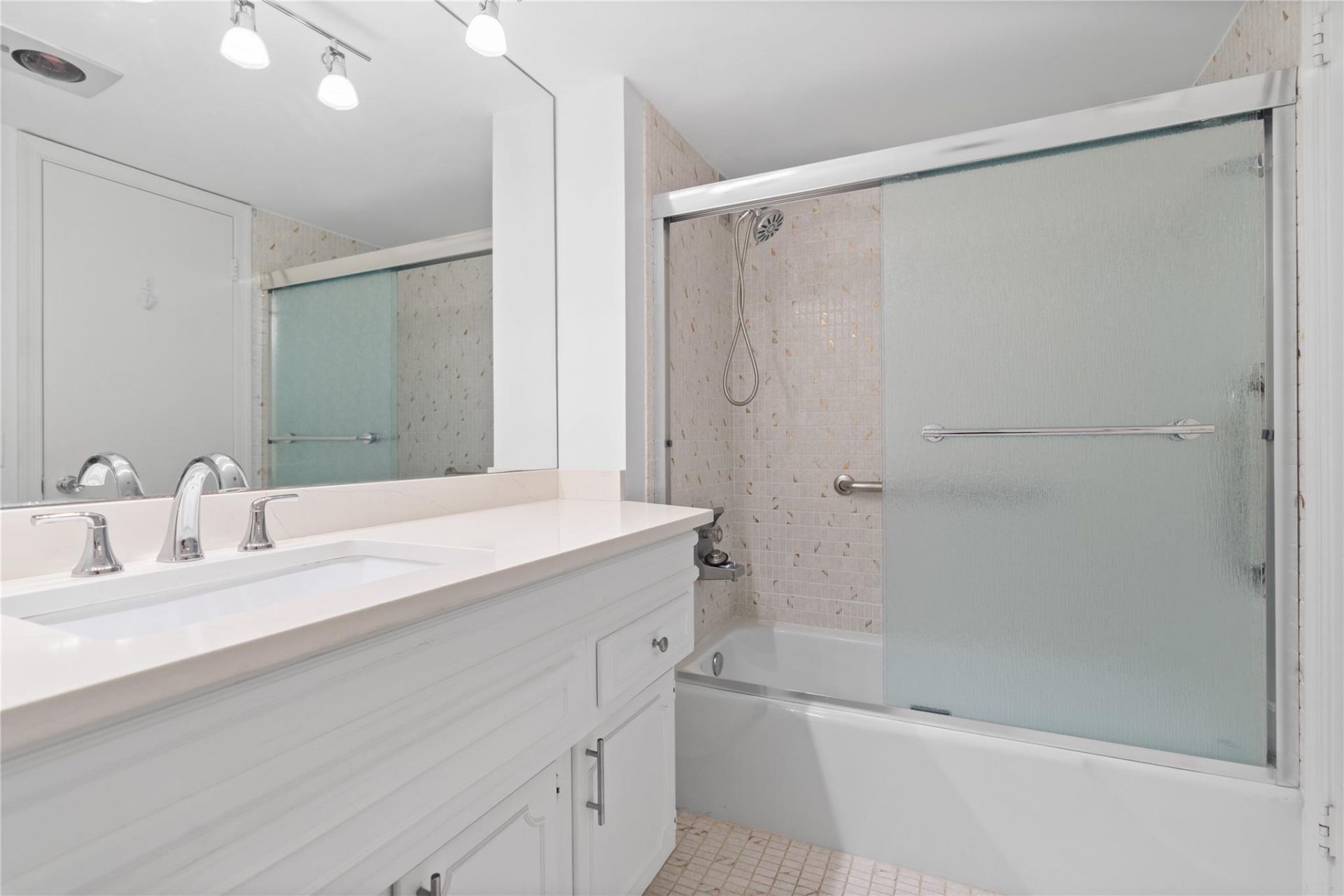 5200 N Ocean Boulevard, Unit 710, Fort Lauderdale, FL 33308 Photo