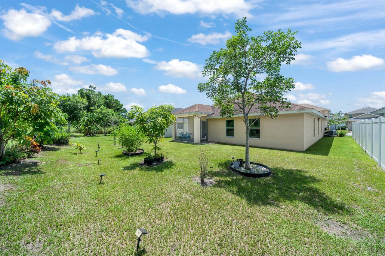 9760 Palm Breezes Dr Drive, Fort Pierce, FL 34945 Photo