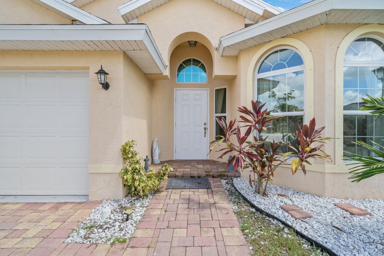 9760 Palm Breezes Dr Drive, Fort Pierce, FL 34945 Photo
