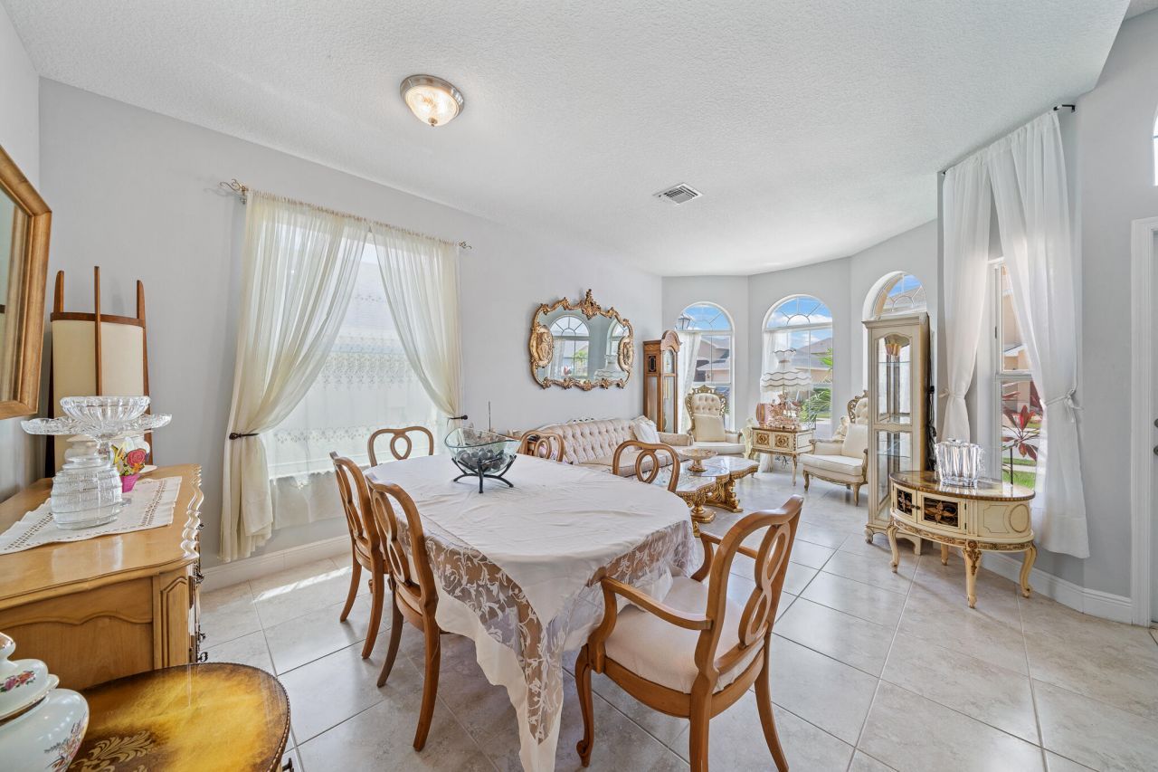 9760 Palm Breezes Dr Drive, Fort Pierce, FL 34945 Photo