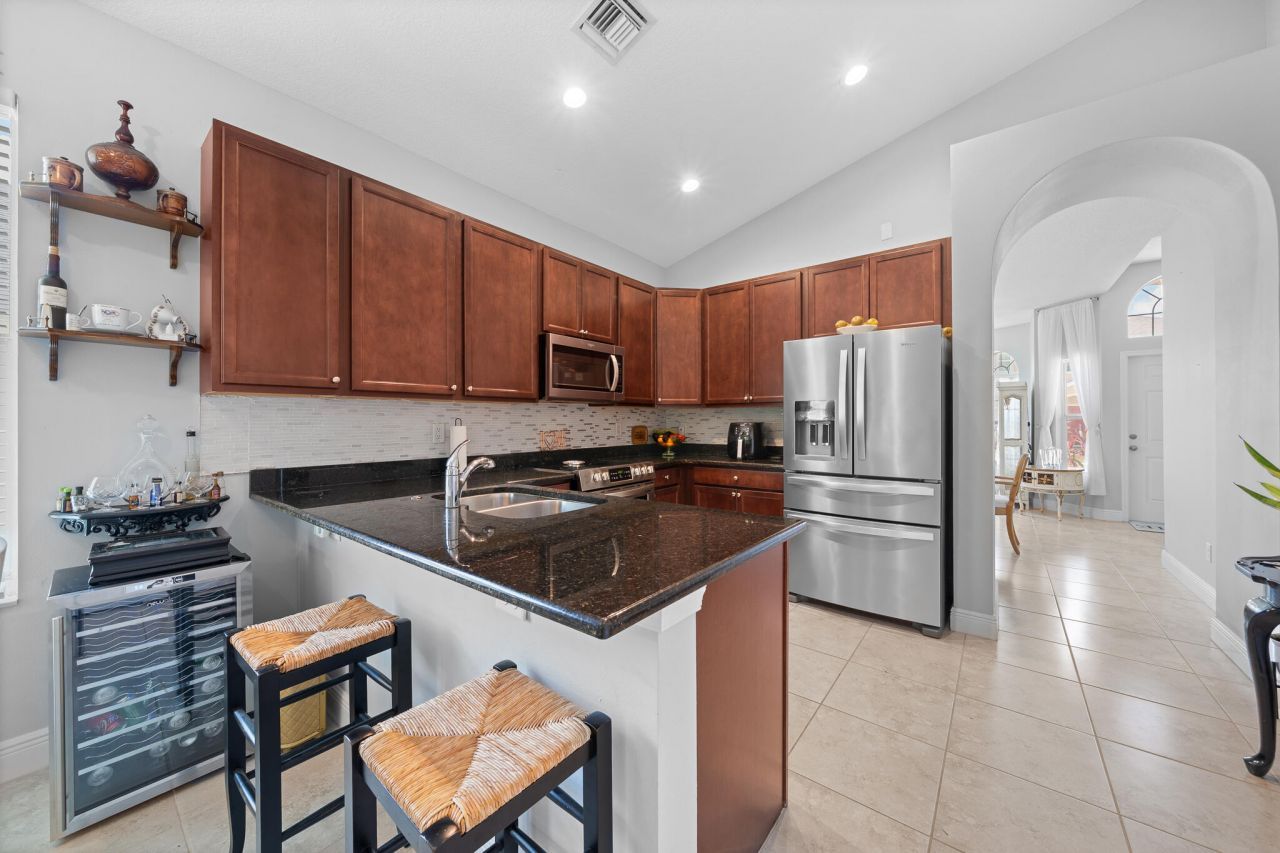 9760 Palm Breezes Dr Drive, Fort Pierce, FL 34945 Photo
