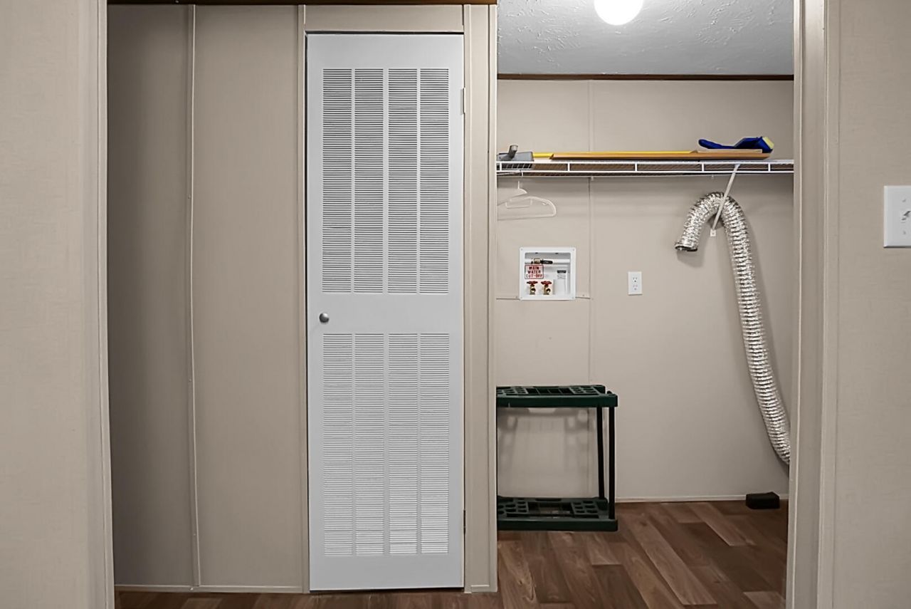 638 SW Mimosa Drive Photo 10