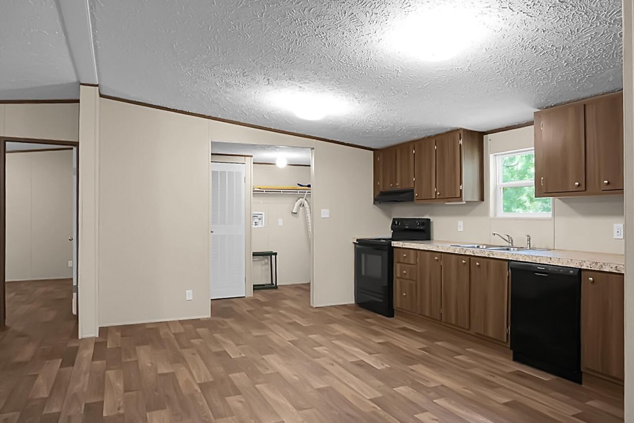 638 SW Mimosa Drive Photo 9