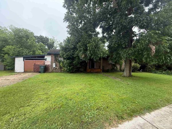 121 Airport Blvd, Pensacola, FL 32503