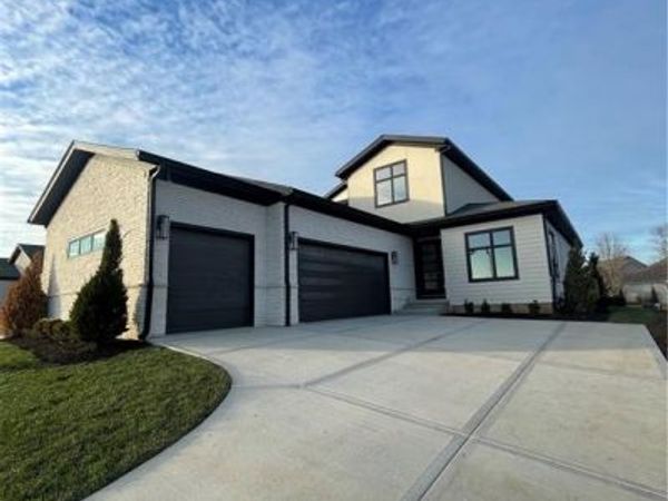 2840 W 133rd Terrace, Leawood, KS 66209