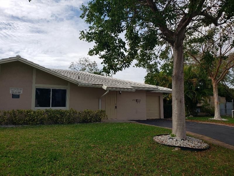 4392 Riverside Drive, Coral Springs, FL 33065 Photo