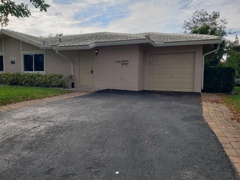 4392 Riverside Drive, Coral Springs, FL 33065 Photo