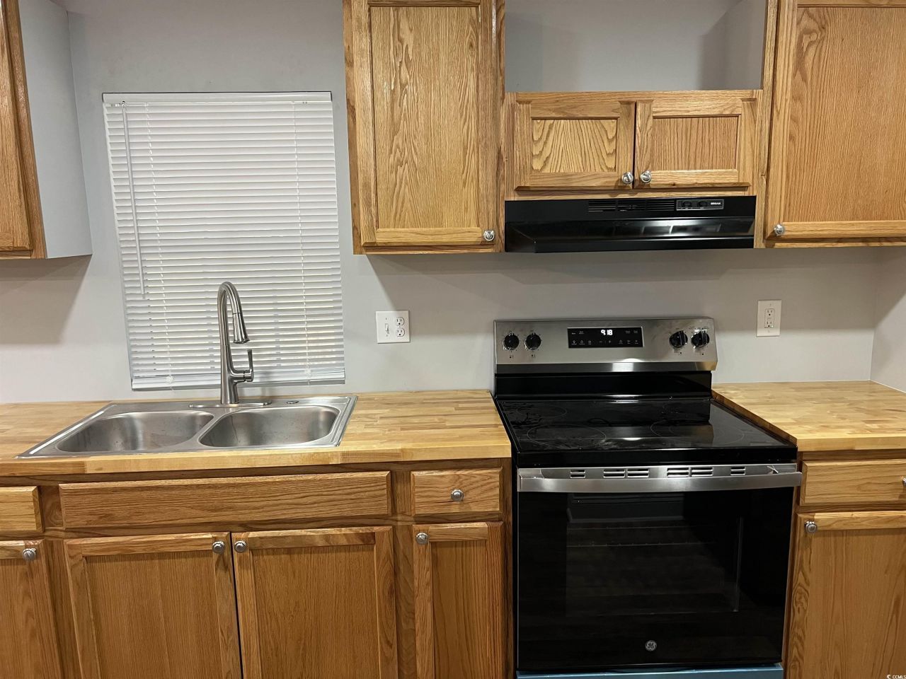 425 East Surfwind Dr. Photo 13