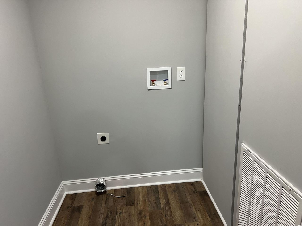 425 East Surfwind Dr. Photo 31