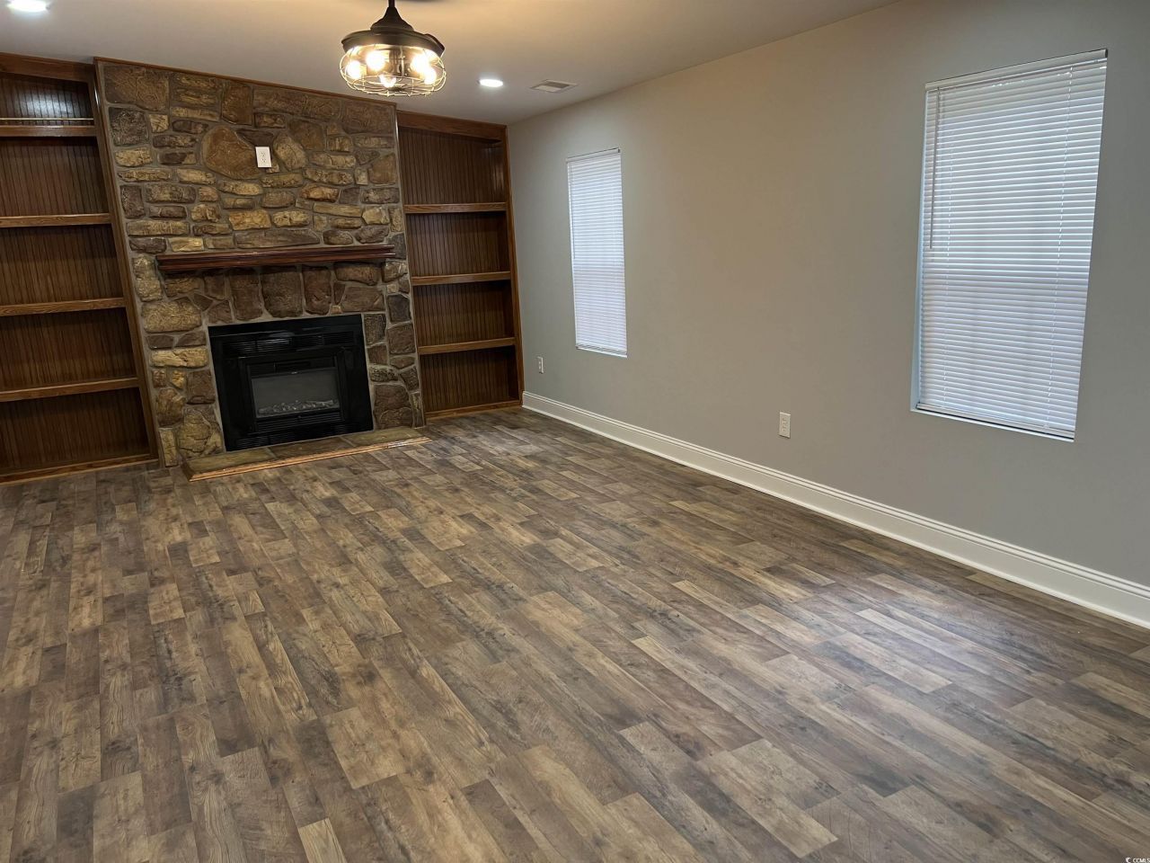 425 East Surfwind Dr. Photo 5