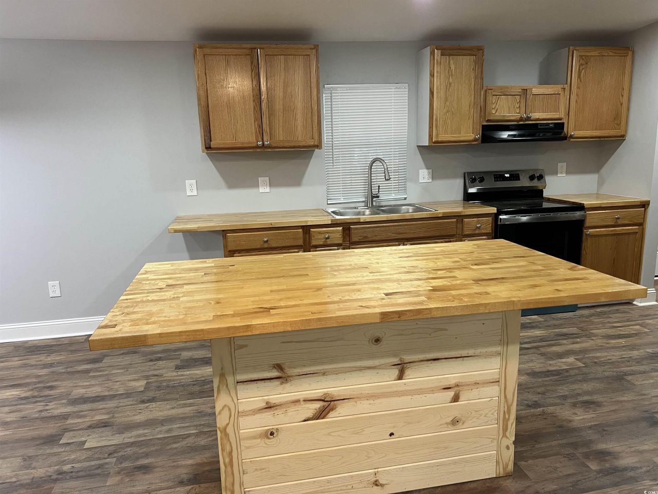 425 East Surfwind Dr. Photo 8