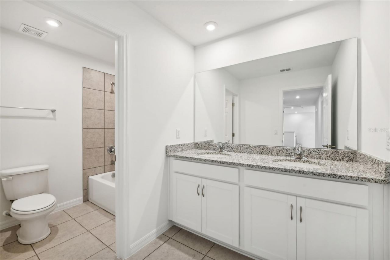 12983 Trovita Drive, Grand Island, FL 32735 Photo