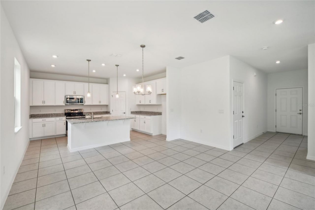 12983 Trovita Drive, Grand Island, FL 32735 Photo