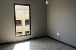 145 King Street photo 4