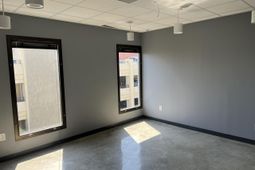 145 King Street photo 4