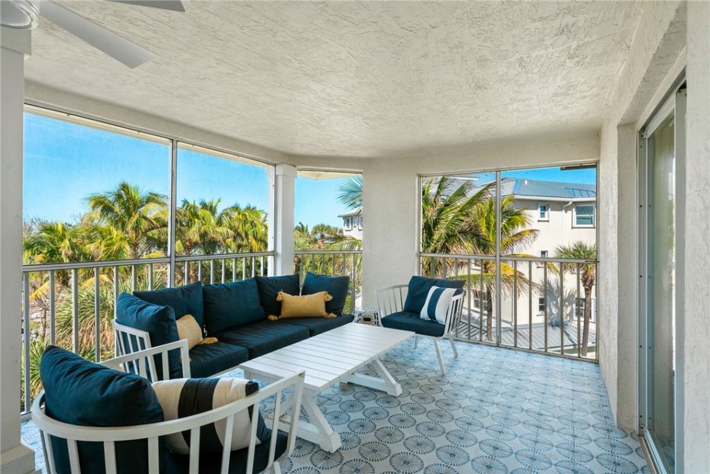 8880 N Sea Oaks Way, Unit 301, Vero Beach, FL 32963 Photo