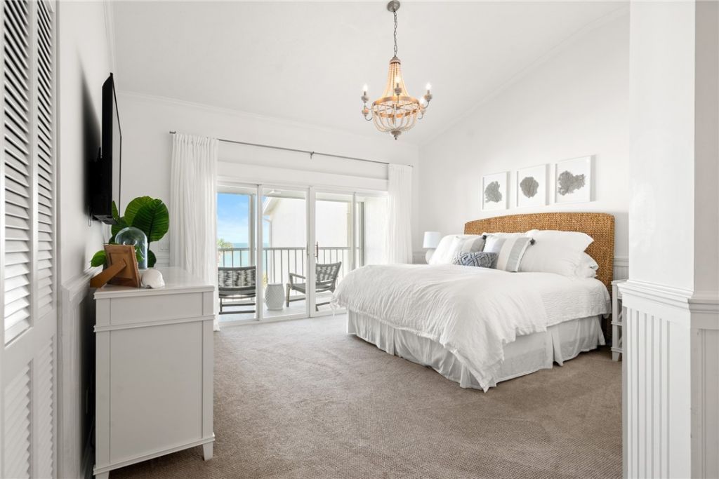8880 N Sea Oaks Way, Unit 301, Vero Beach, FL 32963 Photo
