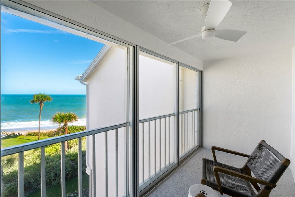 8880 N Sea Oaks Way, Unit 301, Vero Beach, FL 32963 Photo
