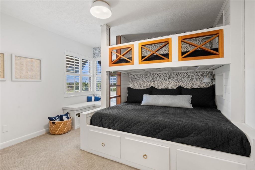 8880 N Sea Oaks Way, Unit 301, Vero Beach, FL 32963 Photo
