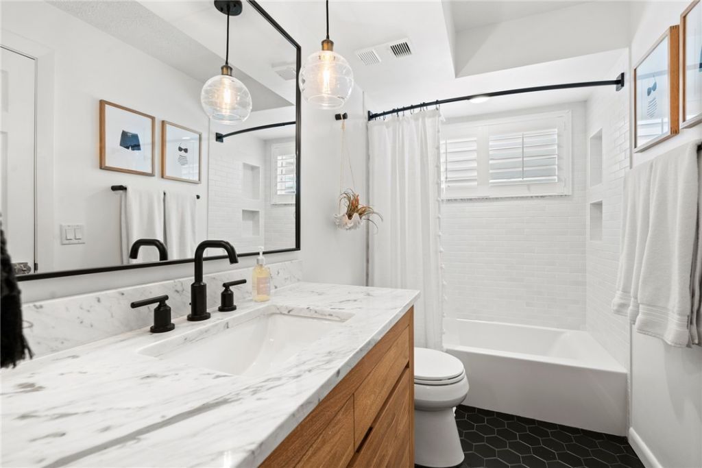 8880 N Sea Oaks Way, Unit 301, Vero Beach, FL 32963 Photo