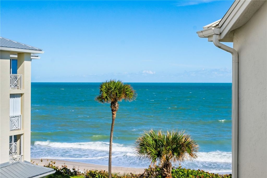 8880 N Sea Oaks Way, Unit 301, Vero Beach, FL 32963 Photo