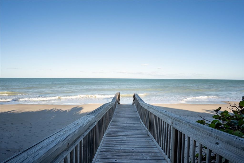 8880 N Sea Oaks Way, Unit 301, Vero Beach, FL 32963 Photo