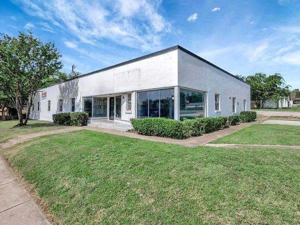 2200 Evans Avenue, Fort Worth, TX 76104