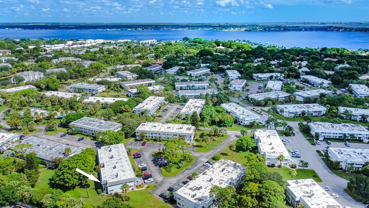 2929 SE Ocean Boulevard, Unit 117-10, Stuart, FL 34996 Photo