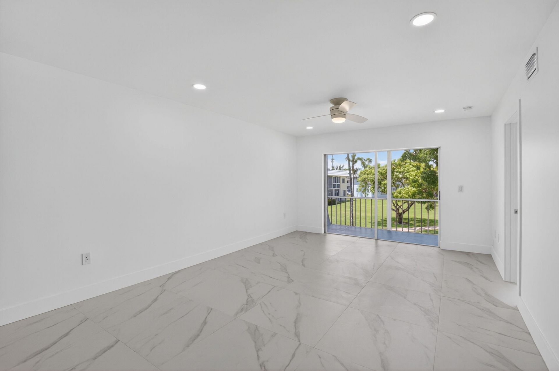 9886 Marina Boulevard, Unit 622, Boca Raton, FL 33428 Photo