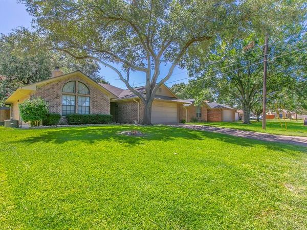 1815 Riata Drive, Woodway, TX 76712