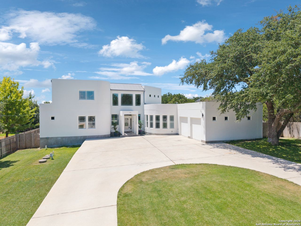 910 Silent Hollow, San Antonio, TX 78260 Main Photo