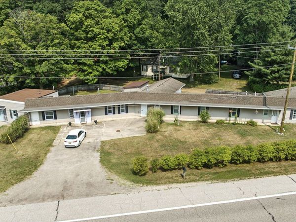 6128 M 63 N, Coloma, MI 49038